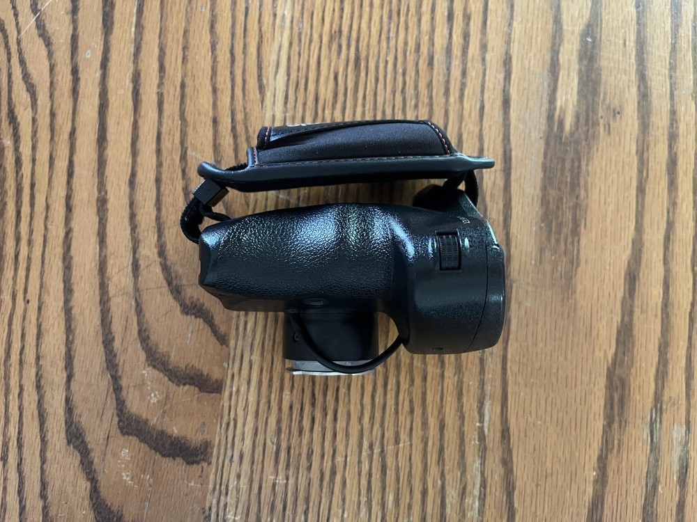 Panasonic AU-EVA1 Side Grip