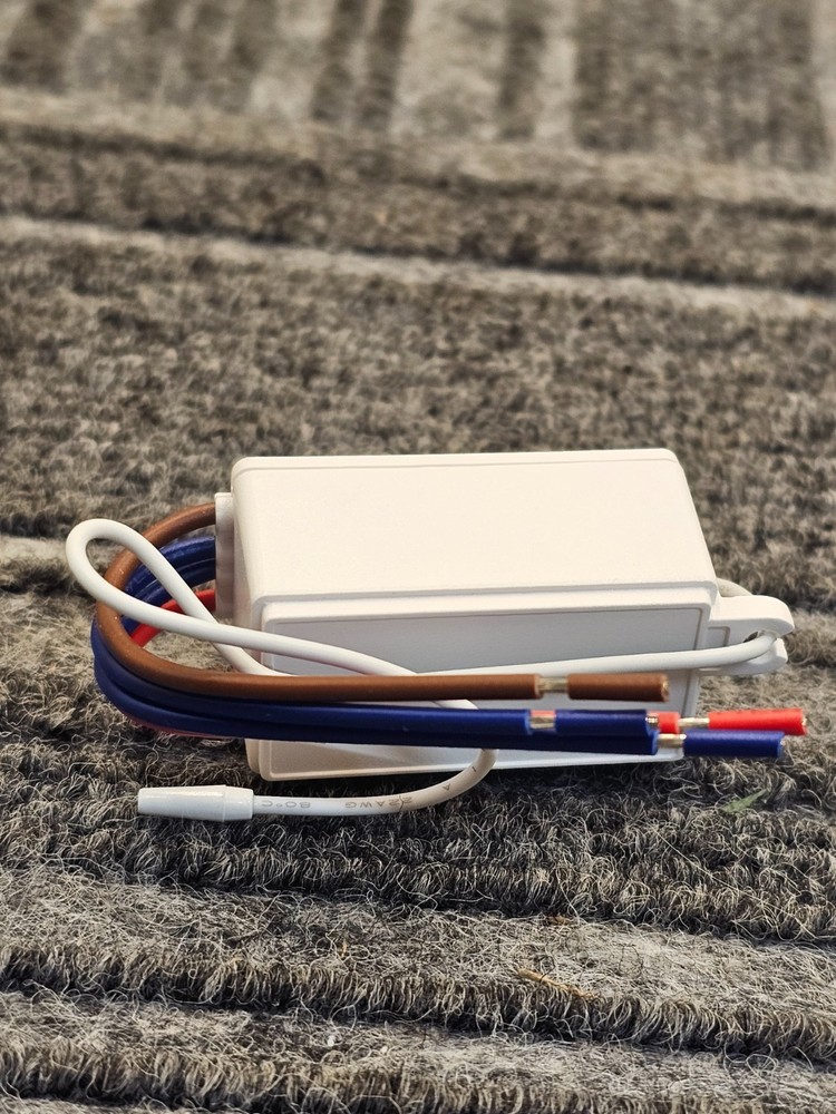 Thinkbee 3 Way Wireless Switch and Receiver, Dual Remote Control