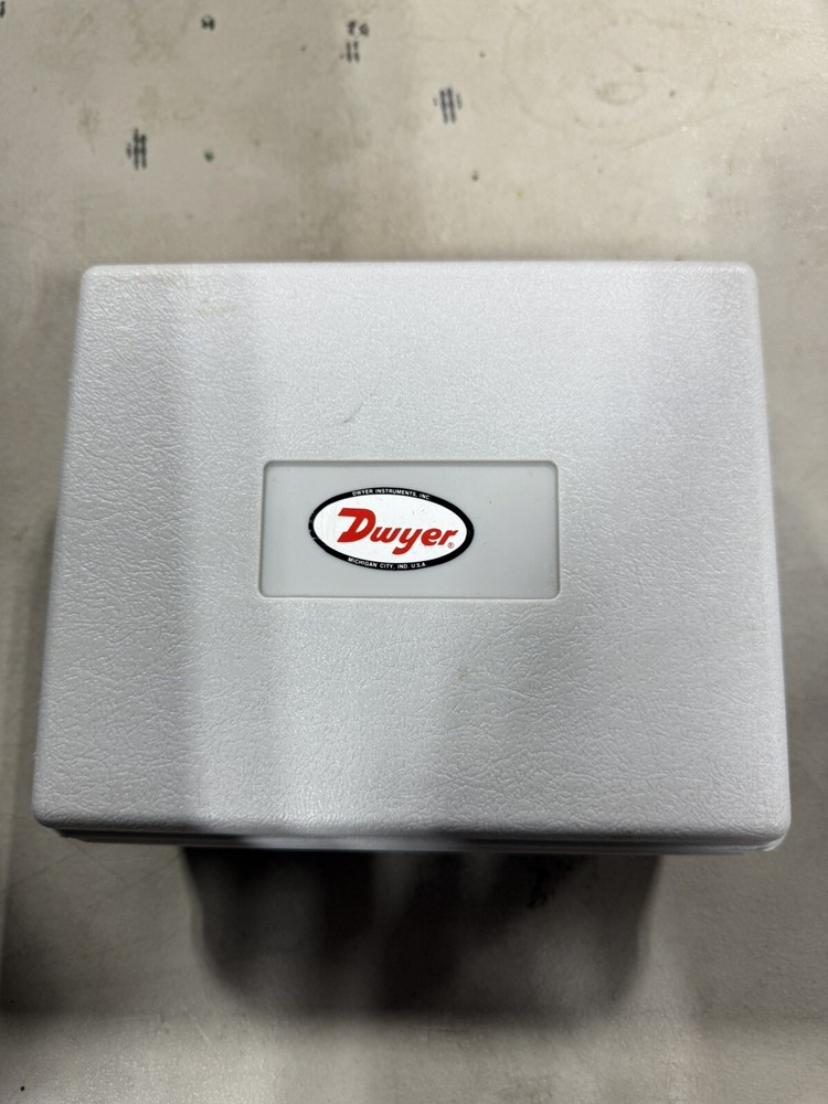Dwyer 480 Vaneometer Swing Vane Anemometer B34