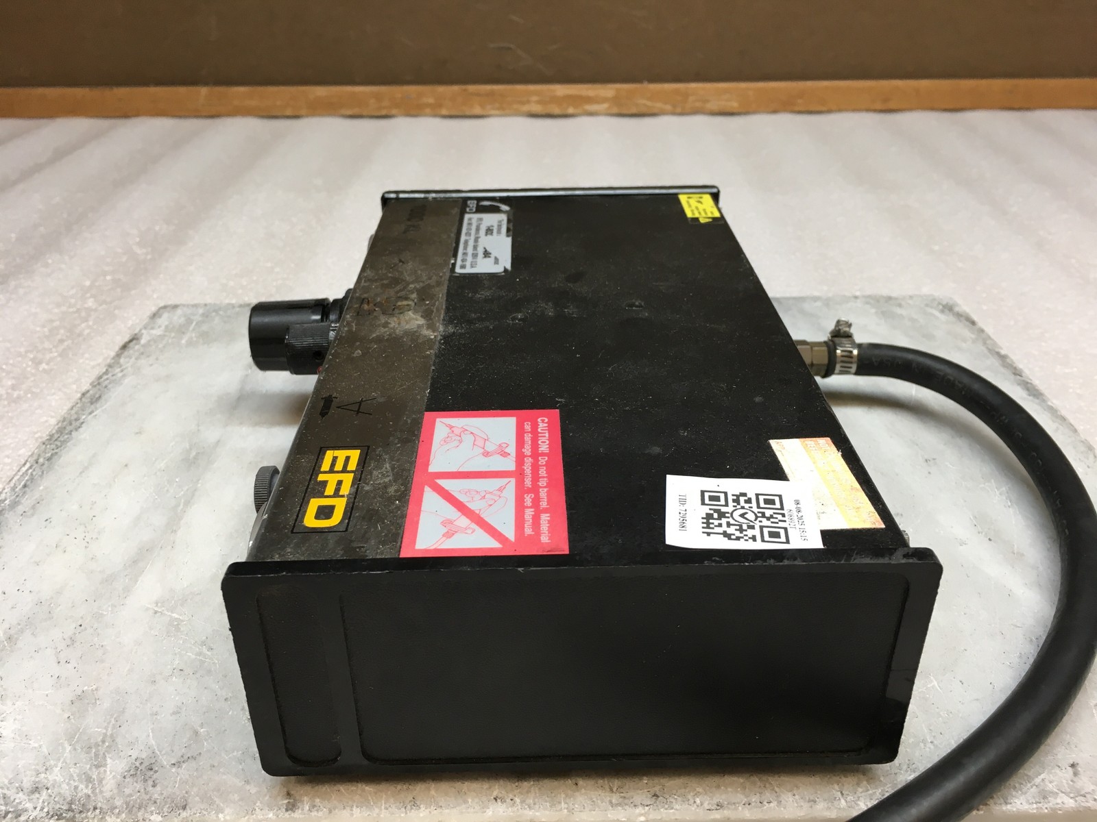 EFD 1000XL Electronic Fluid Adhesive Dispenser Device with Pedal