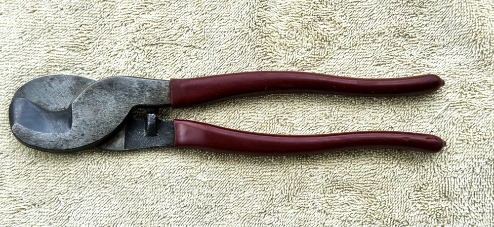 KLEIN BUNDLE CUTTER NO. 93050 WITH A (C) DATE CODE = 1991