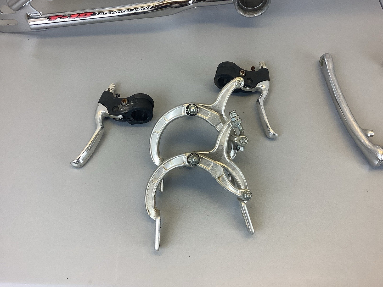 Mid School Freestyle Royce Union T-18 Vertical Chrome Frame Fork Bars