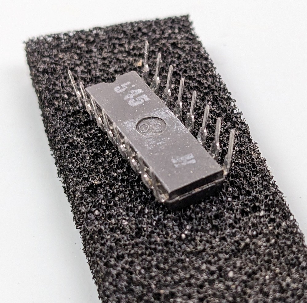 Signetics NE545B Dolby-B Noise Processor IC