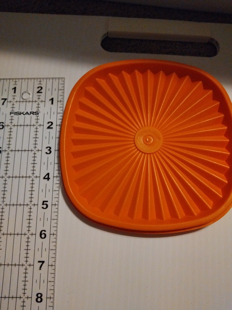Tupperware Lid 841