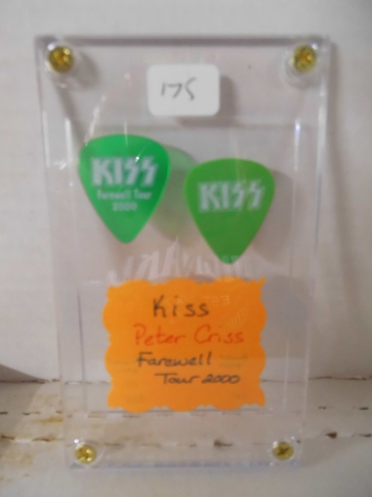 KISS "PETER CRISS" 2 GUITAR PICKS/CASE~2000 FAREWELL TOUR (#175)