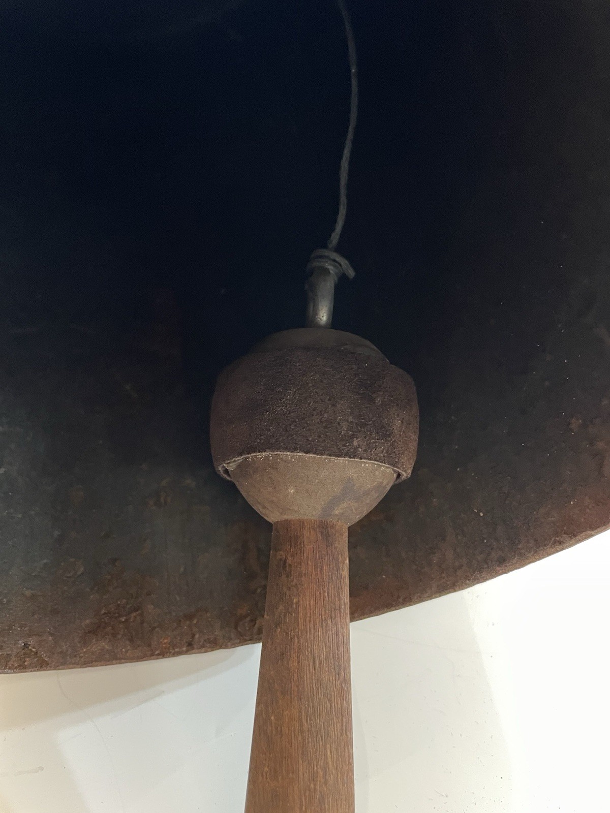 Vintage TOM TORRENS MCM Modern Cylindrical Iron Hanging Garden Bell Chime 36”