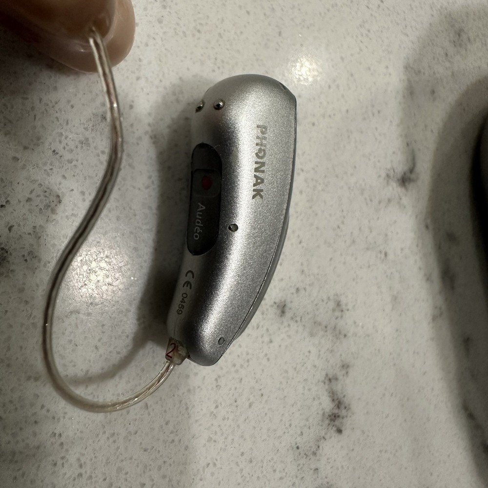 Phonak Audeo P90-R Custom Programmed With Charging Case And Paperwork Untested