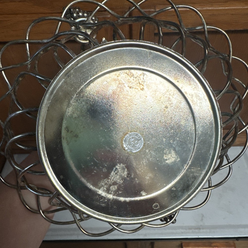 Godinger Silver Art Co. Silverplate Grape Design Handled Oval Fruit Basket & Box