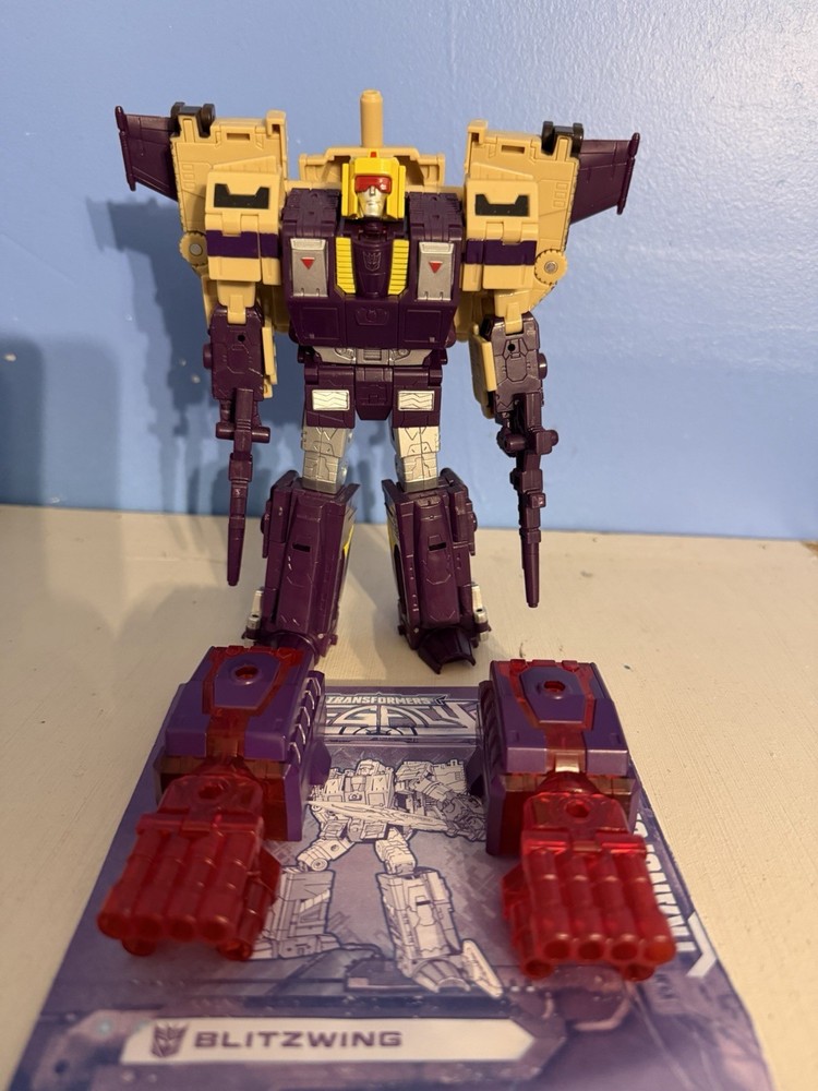 Transformers legacy blitzwing complete