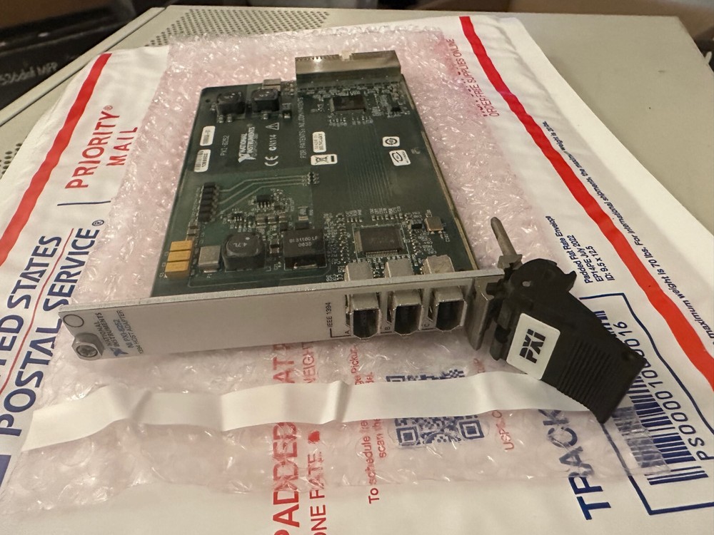 *USA * National Instruments NI PXI-8252 IEEE-1394 Firewire Interface Module