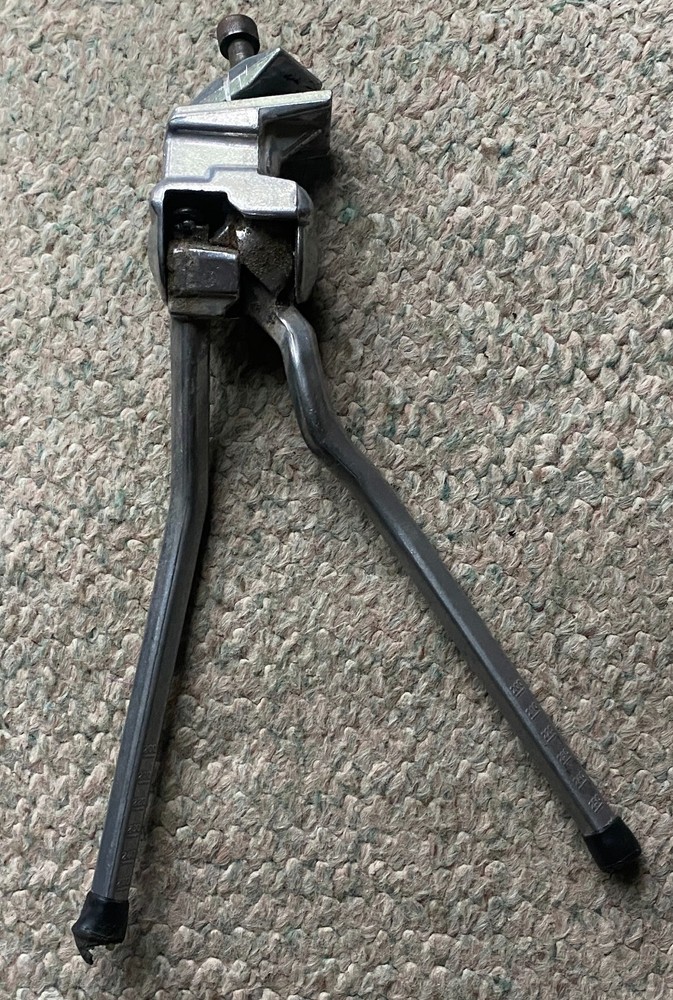 ESGE PLETSCHER DOUBLE-LEGGED BICYCLE KICKSTAND - Used