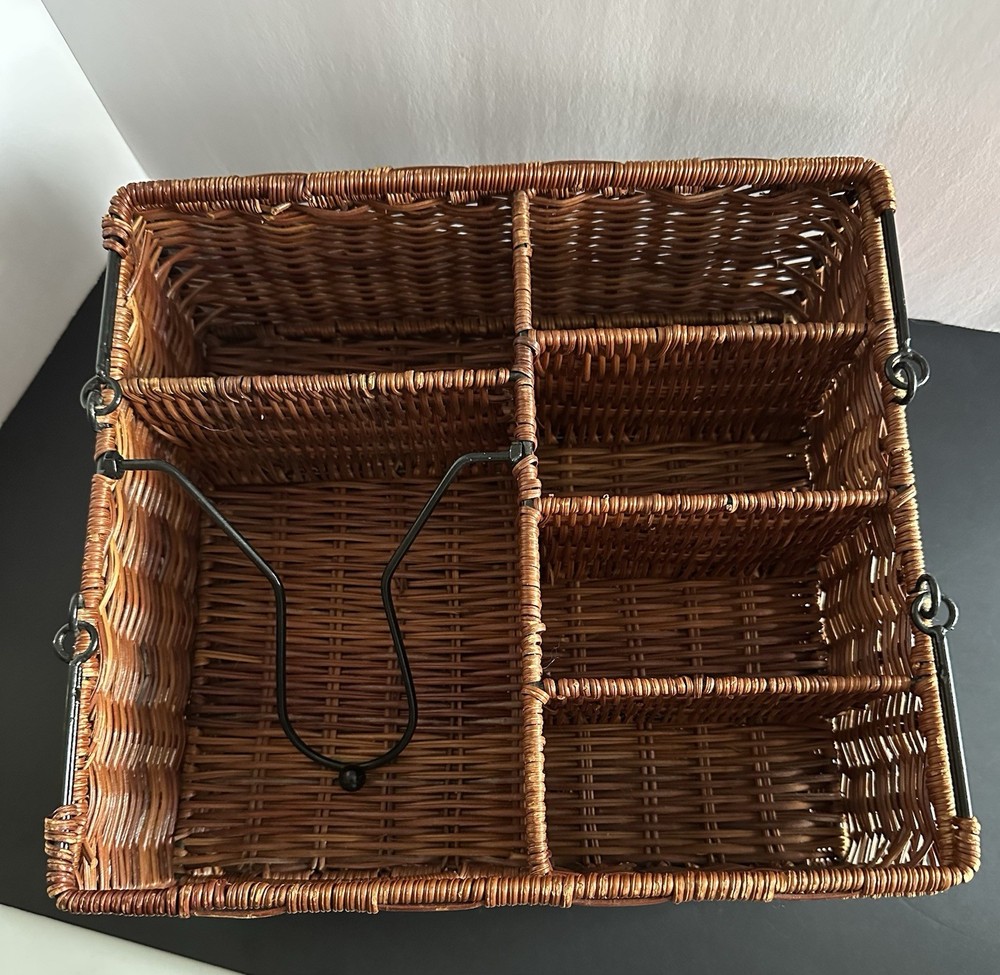 Wicker Basket Caddy / Organizer For Picnic Or Tabletop. READ DESCRIPTION ⬇️