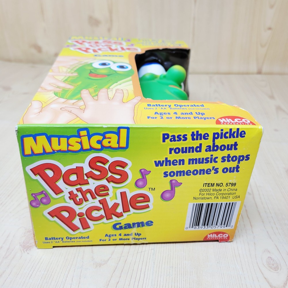 Constructive Playthings Pass The Pickle Music Game NEW DAMAGED BOX