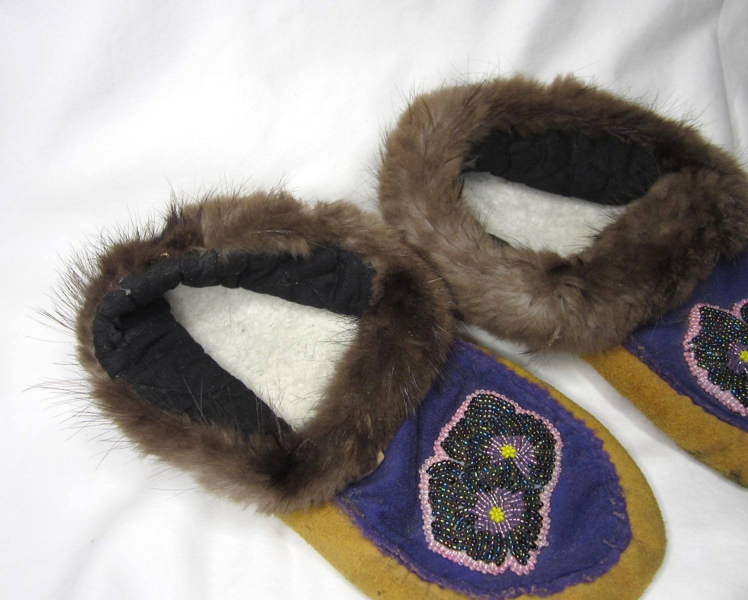 Native Alaskan Moccasins Slippers - Real Fur, Hand Stitched Bead Work - Size 6 W