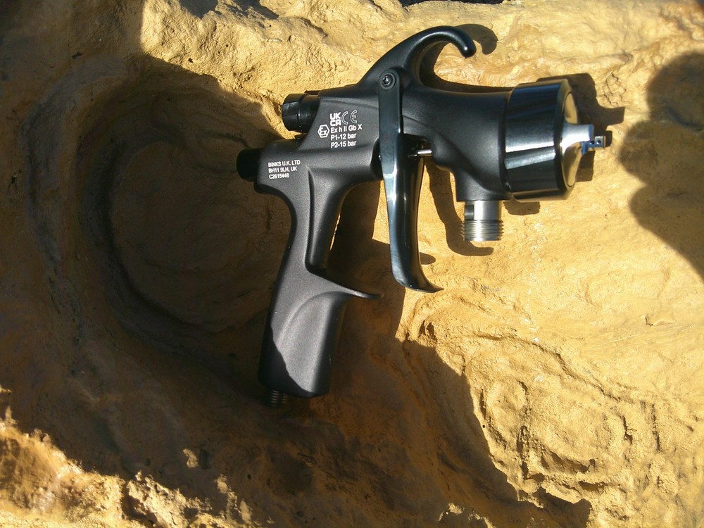 Binks DVX-P3-1.8 Pressure Feed Spray Gun