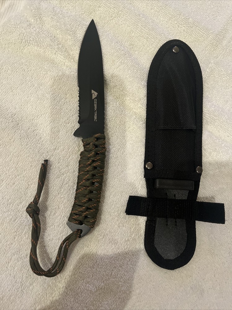 ozark trail Camping Knife w/Sheath