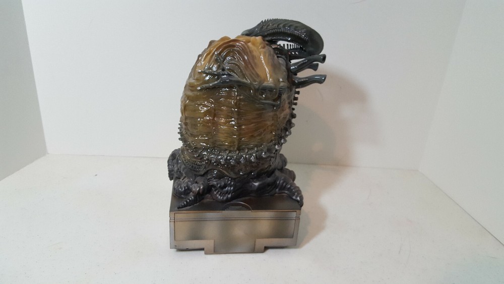 Sideshow Alien Anthology Collectors Edition Light Up Egg (No Blu-rays Included)