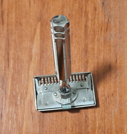 Ever-Ready vintage razor