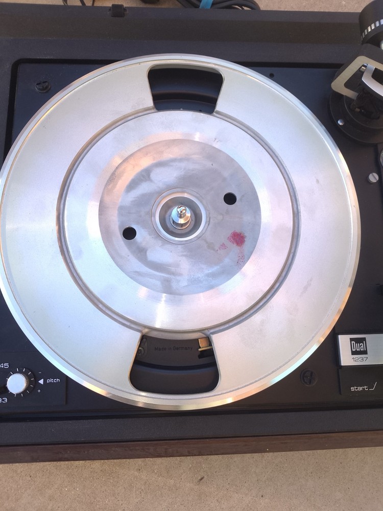 Dual 1237 Turntable, Operates Manually, Auto Func Not Working, Sounds Very Good
