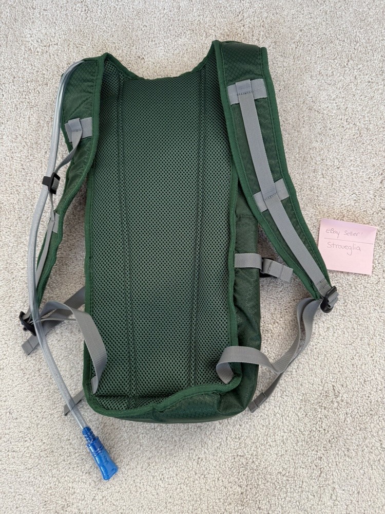 New Bass Pro Shops Eclipse 2.0L Hydration Pack for Hiking
