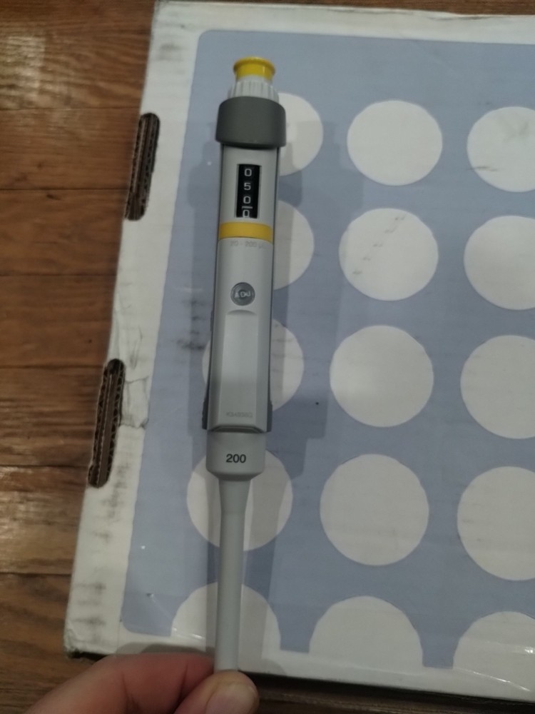 Eppendorf Research Plus Adjustable Pipette 200 uL