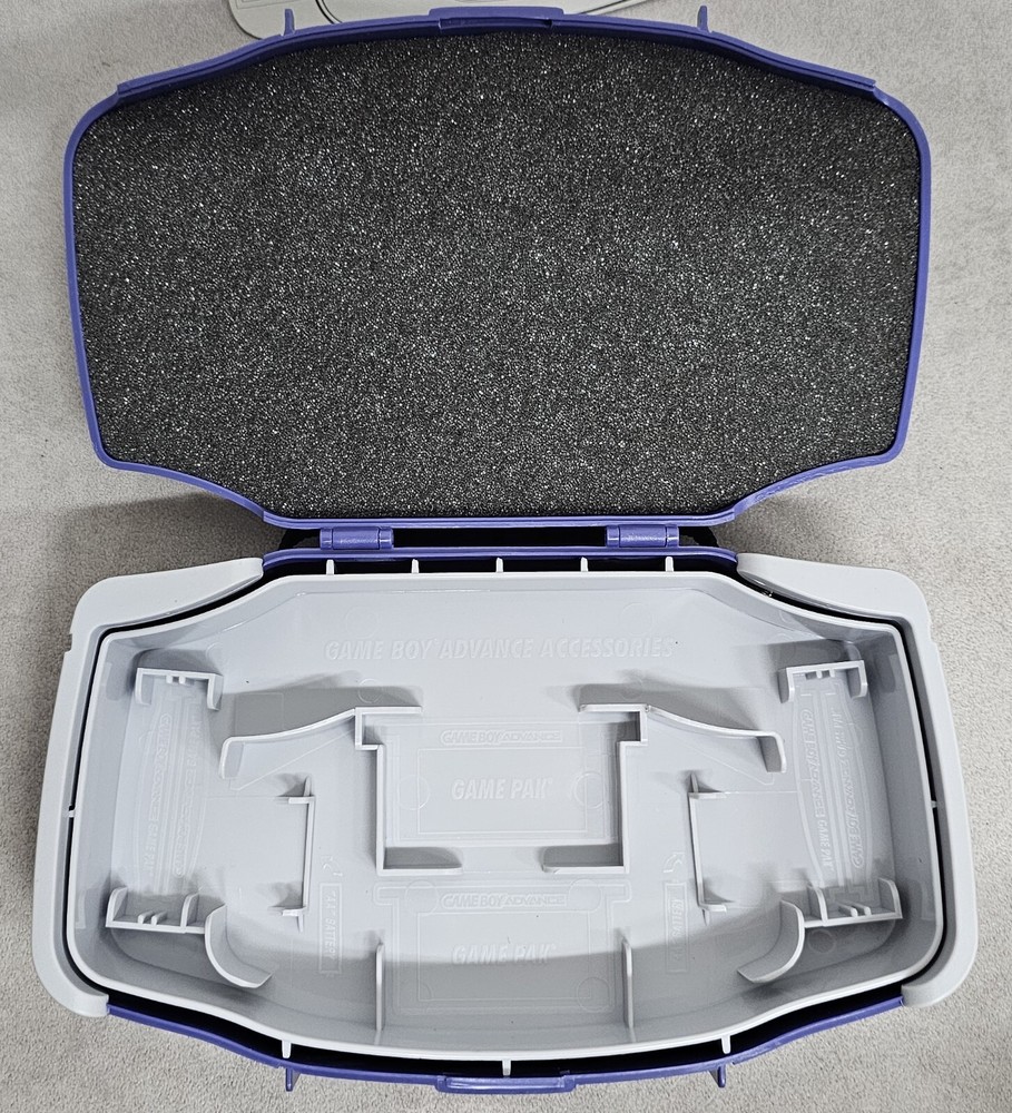 Nintendo Game Boy Advance Carrying Case