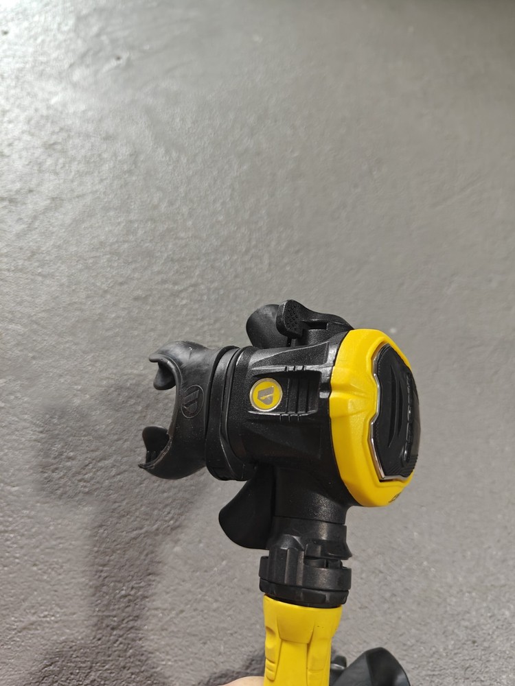 Apeks Flight Scuba Diving Octopus Regulator Rig