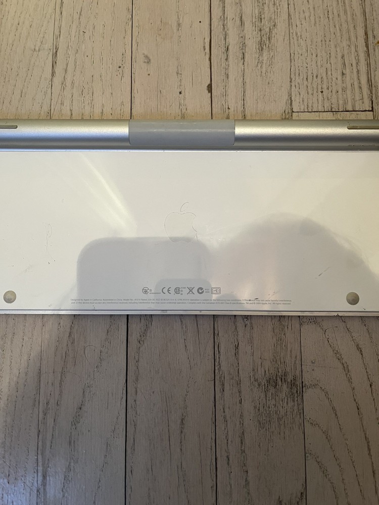 Apple A1314 Wireless Keyboard Spanish Layout