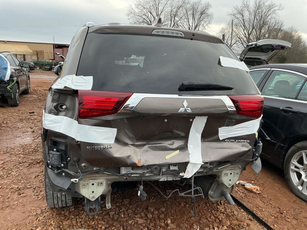 OUTLANDER 2017 Glove Box 4949592