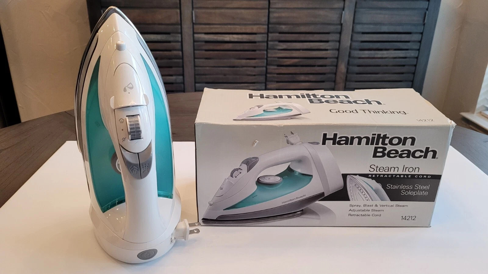 Hamilton Beach 14212F Steam Iron with Retractable Cord. New