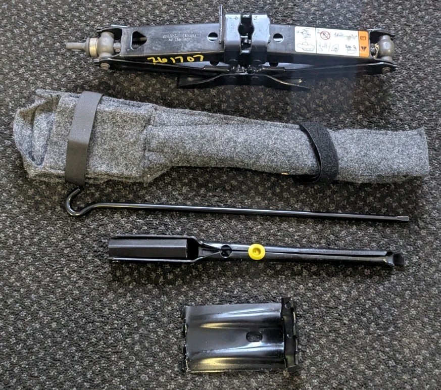 2007 MERCURY MOUNTAINEER JACK AND TOOL KIT