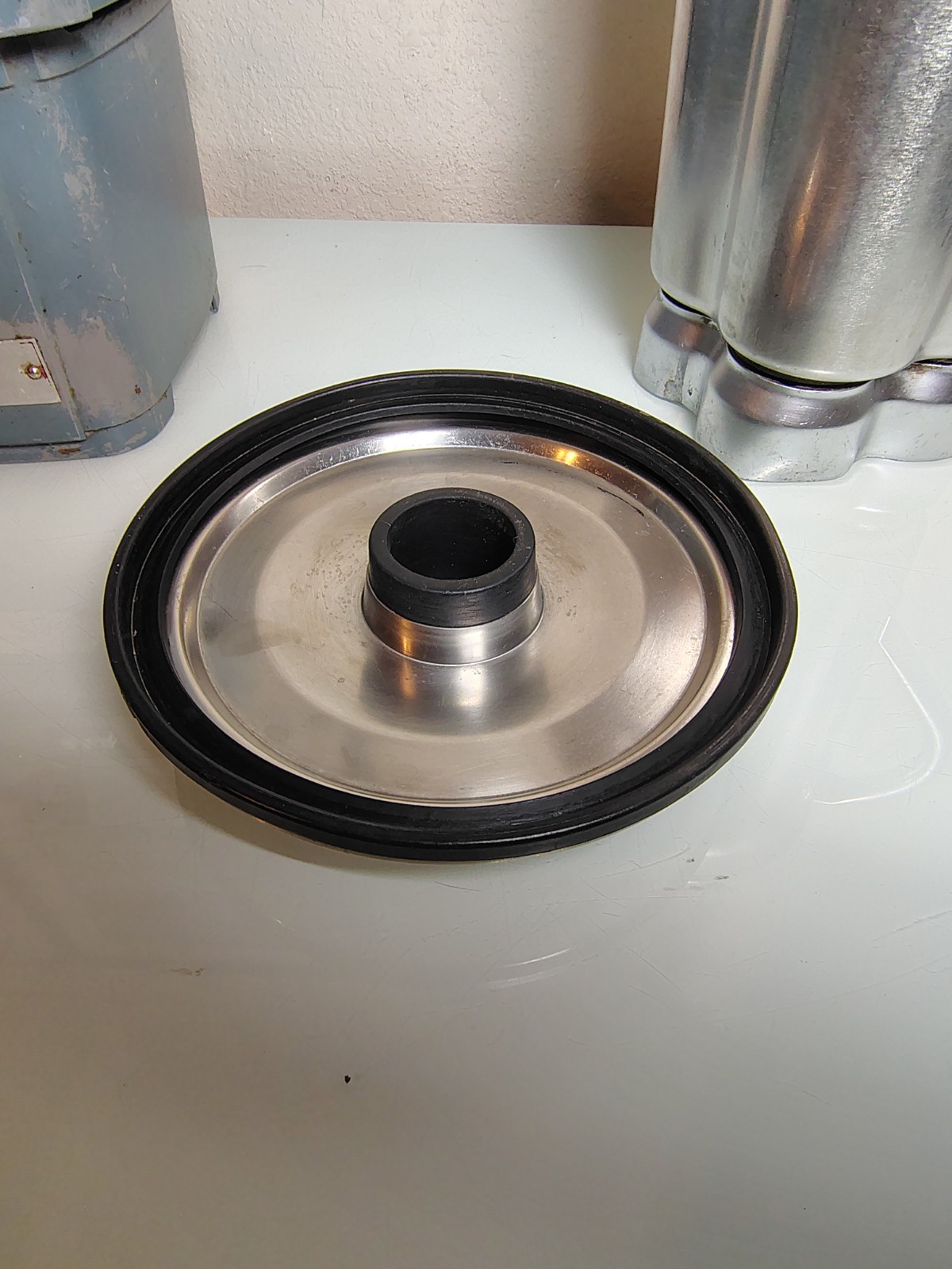 Waring Blender CB6 115 Volts Model 34BL22 Used - Needs Rubber Legs/Pads