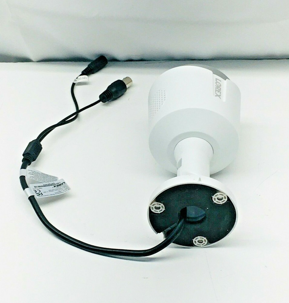 C882DA Series - Lorex 4K Active Deterrence Security Camera