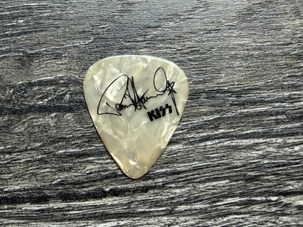 KISS Guitar Pick PAUL STANLEY Washburn Promo 2009 Pearloid Black Vintage Kiss