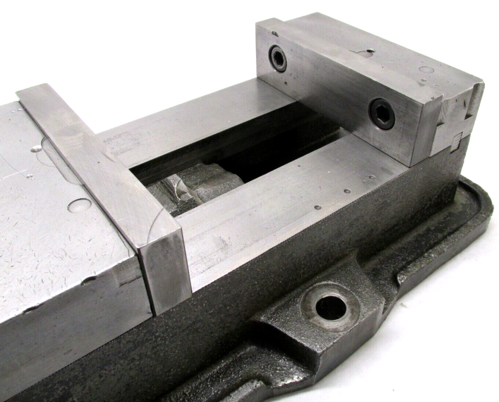 KURT ANGLOCK 6" MILLING MACHINE VISE w/ JAWS - #D60