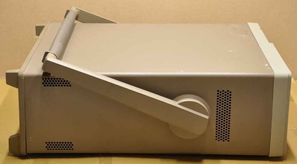 TEKTRONIX 1240 LOGIC ANALYZER FOR PARTS ONLY