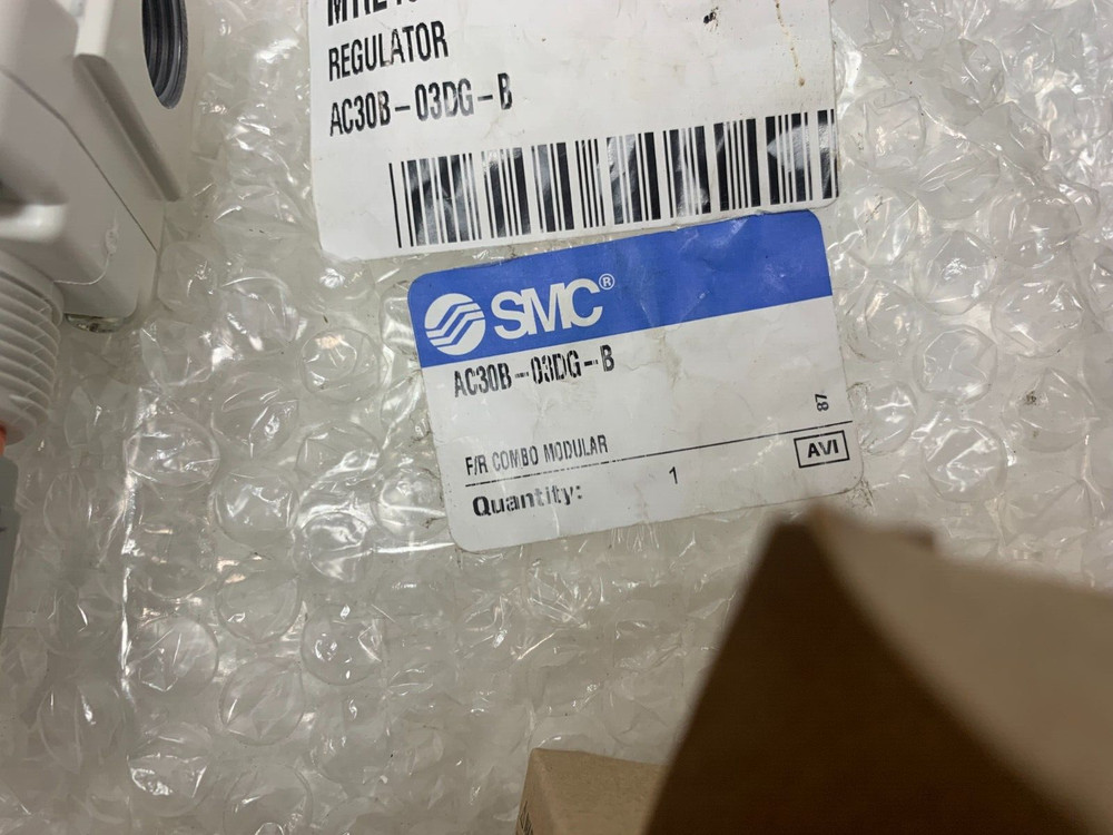 NEW! SMC, AC30B-03DG-B Filter and Regulator Combo