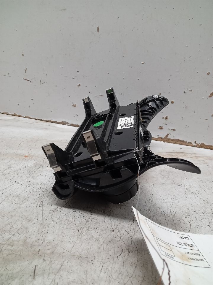 Used A/C Selector Switch fits: 2016 Mini COOPER HT w/automatic temperature contr