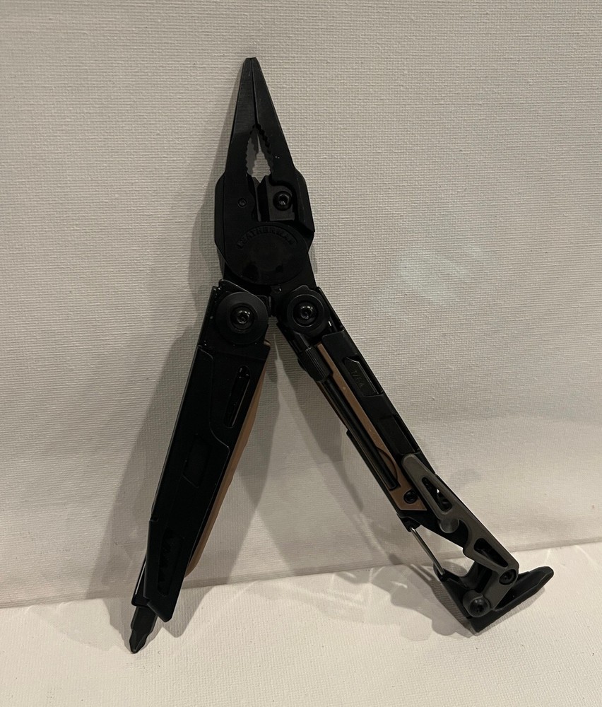 Leatherman MUT Tactical Multi Tool with Black Sheath - Black (850122)