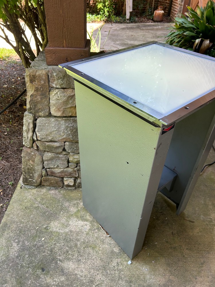 nuarc light table Vlt18