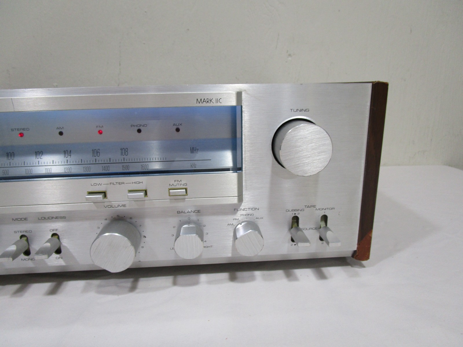 Nice Project / One Mark IIC Stereo Receiver w/ LED Upgraded Lamps -------- Cool!