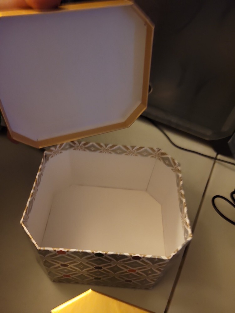 5 Stackable Gift Boxes 5"x6" to 2"x2"