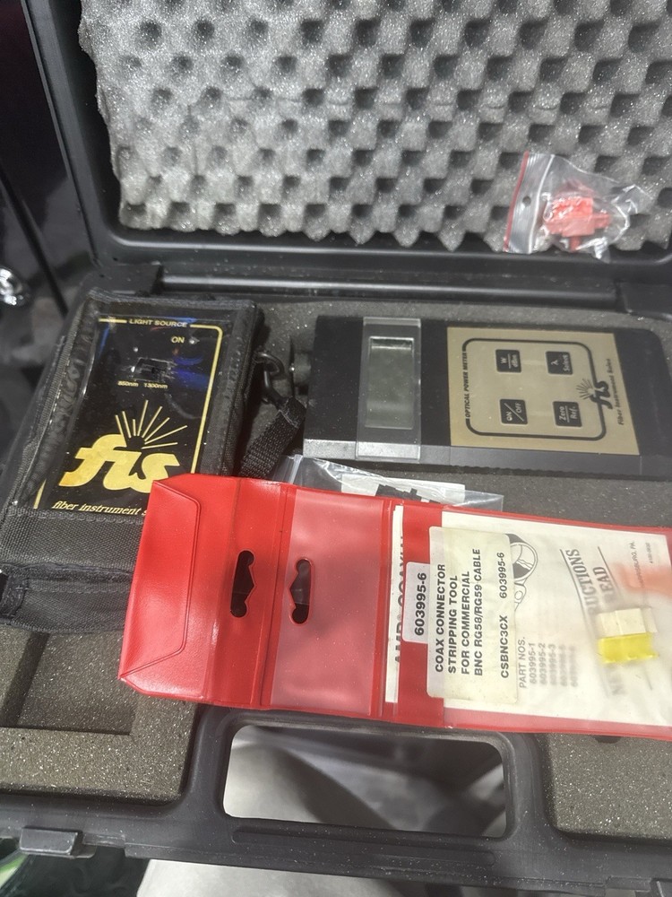 FIS Fiber Optic Test Kit - Light Source & Optical Power Meter With Case