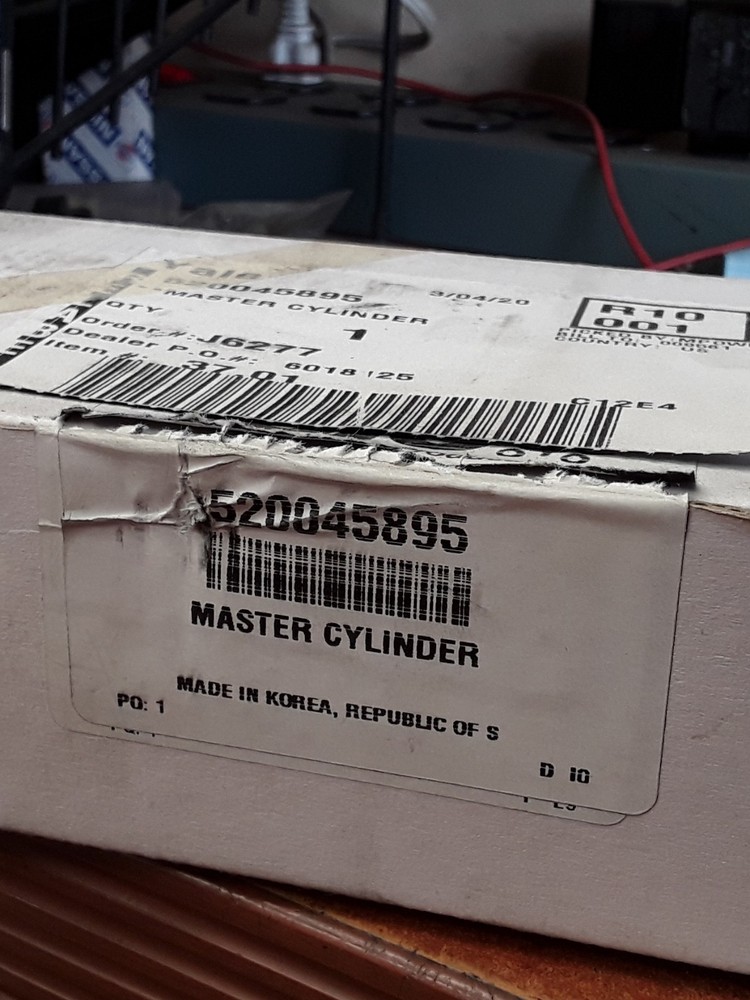 Yale 520045895 Master Cylinder