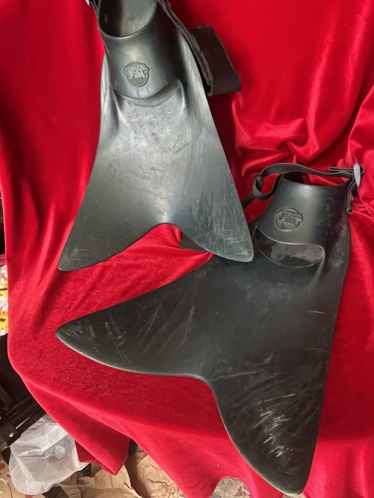 Force Fin Black Medium