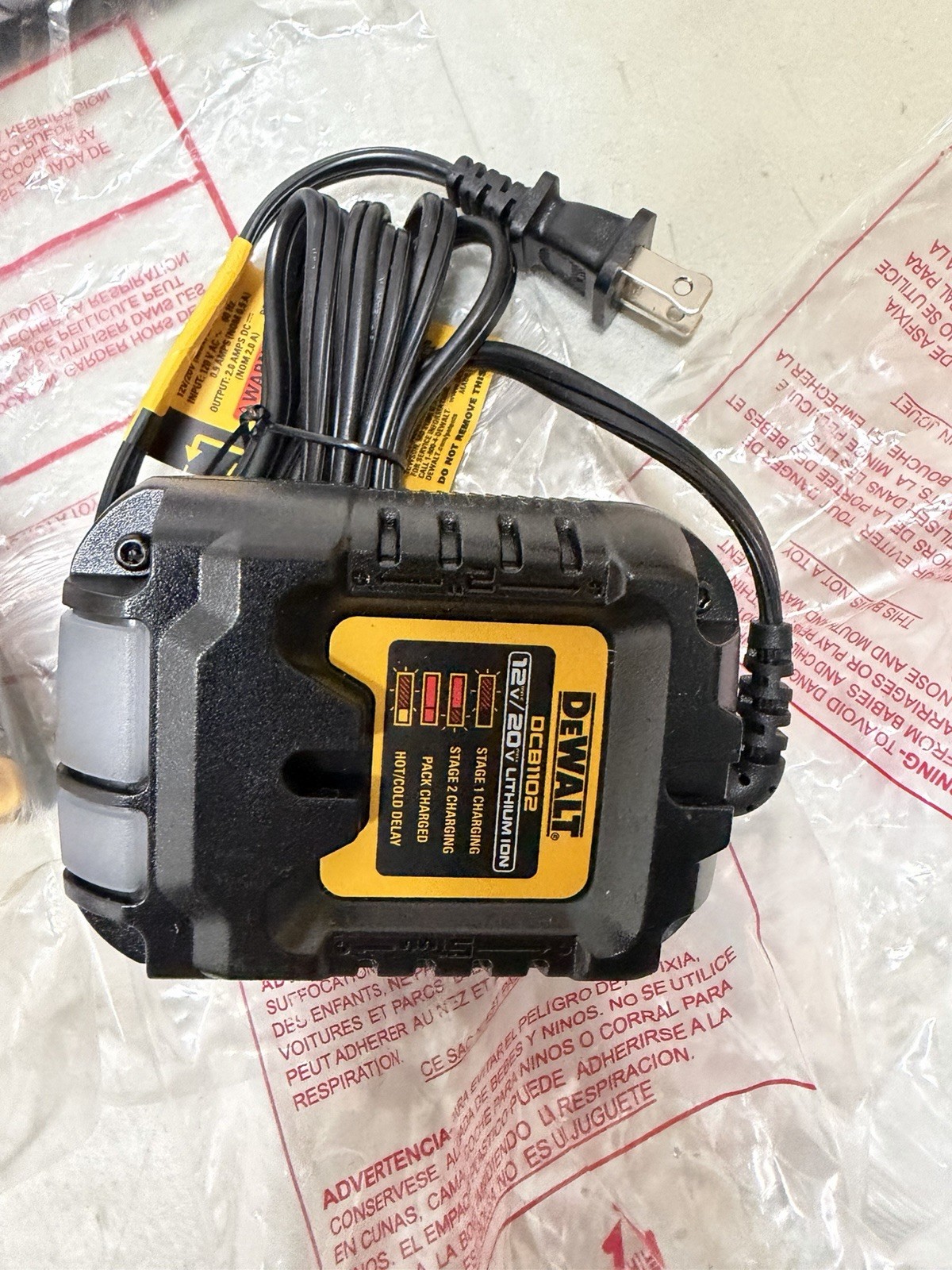 DEWALT DCF414GE2 20V MAX XR BL 1/4" Rivet Tool w/ 2 POWERSTACK Batts, 1.7 Ah Kit