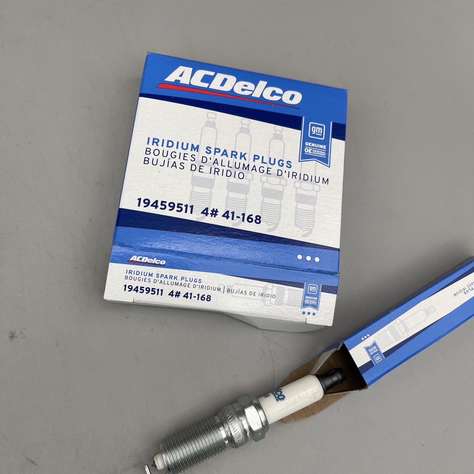 4 Pack Genuine GM Spark Plug 19459511 41-168 Brand New