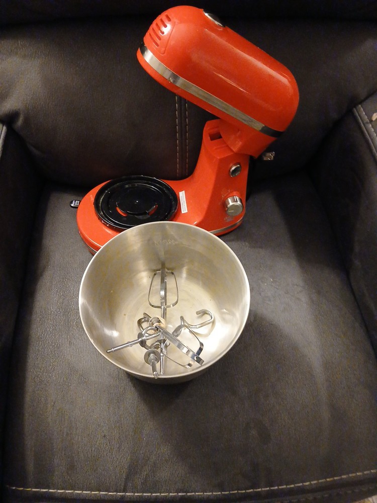 Delish by Nash compact stand mixer