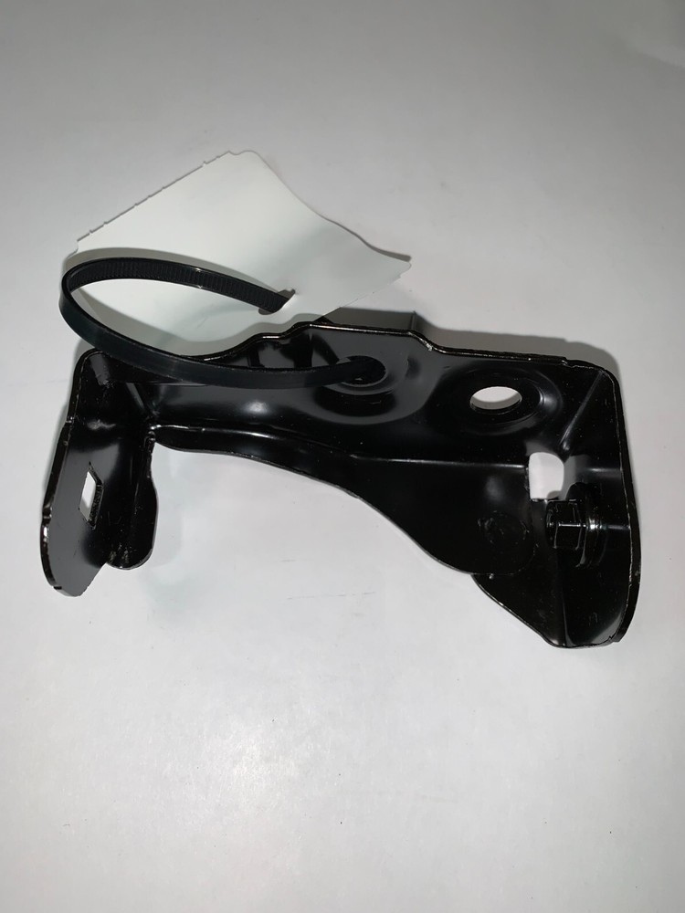 Genuine GM 96899201 Passenger Side Headlight Mounting Bracket