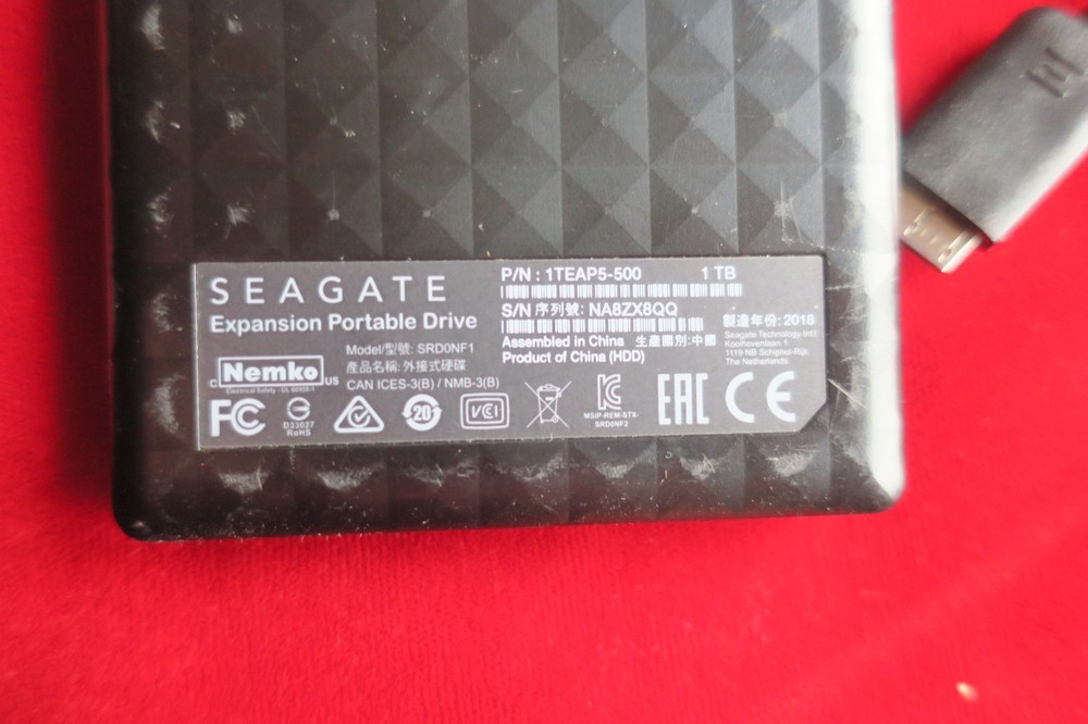 Seagate Model TEAP5-500 1TB External Portable Drive